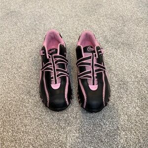 Candie's Black and Pink Lace-Up Sneakers